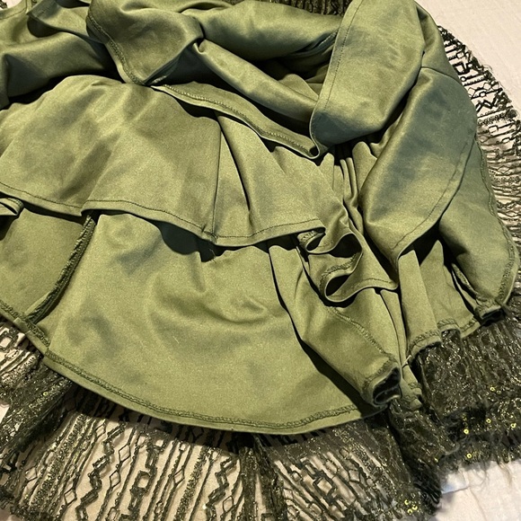 Mac Duggal 20282 Short Sleeve Embroidered Dress Gown Olive Sz 4 $798 - Picture 14 of 15